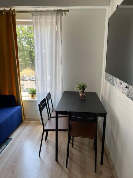 Old 1850 Apartment *